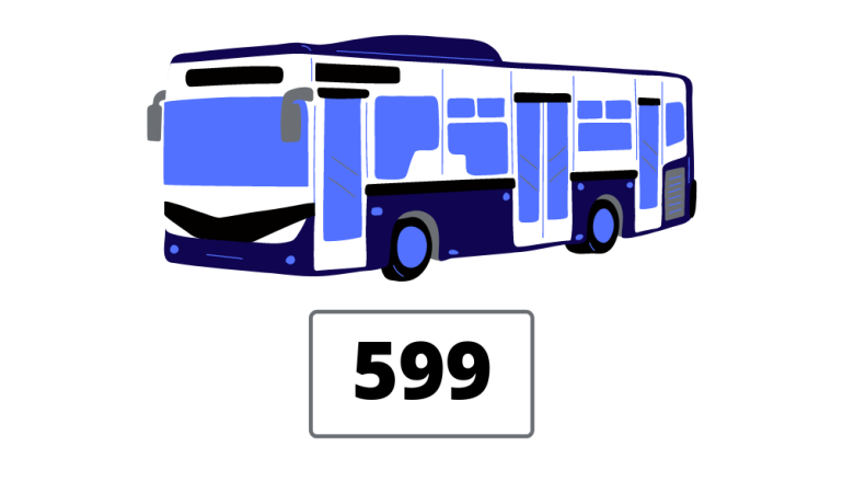 Autobus w kolorach białym i niebieskim, tabliczka z oznaczeniem linii 599